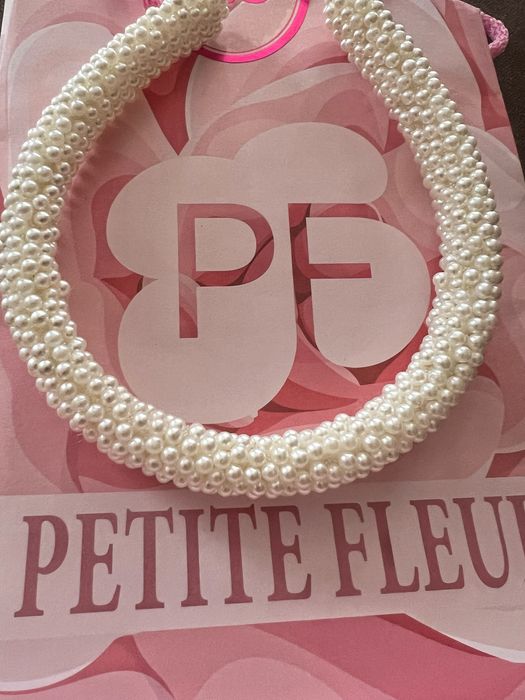 Petite Fleur бяла рокля, посипана с брокат