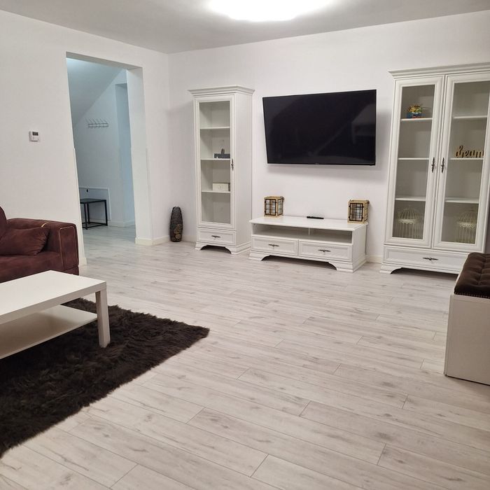 Inchiriez Casa superba