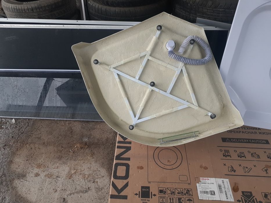 Продам душевую кабину угловую.