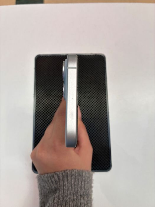 IPhone 15 (128 gb)