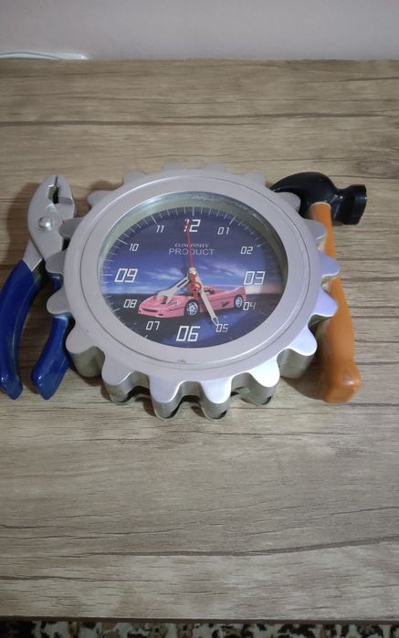 Часы настенные .