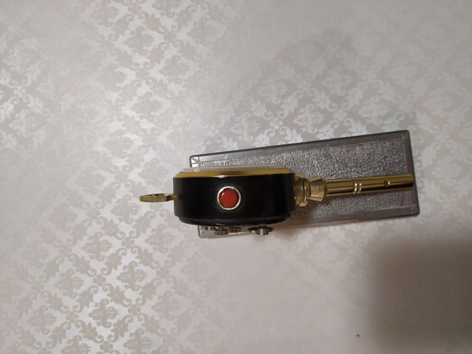 Продаю будильник советских времён