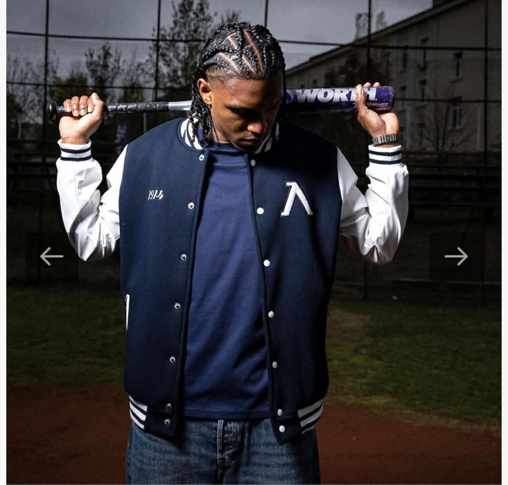 Мъжко яке бомбър Levski x Squad и шапка с козирка