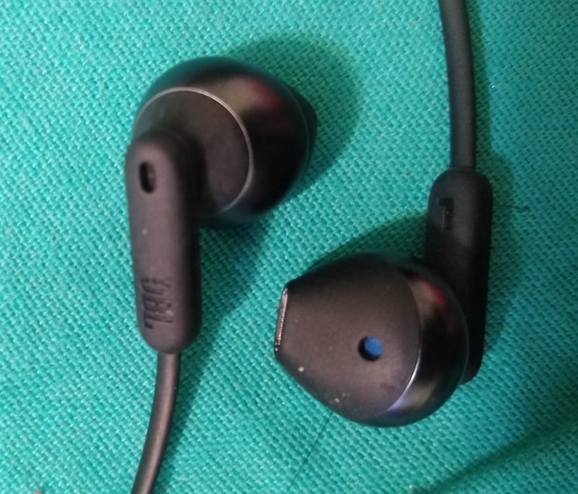 Casti cu Bluetooth JBL TUNE  215BT si 760NC