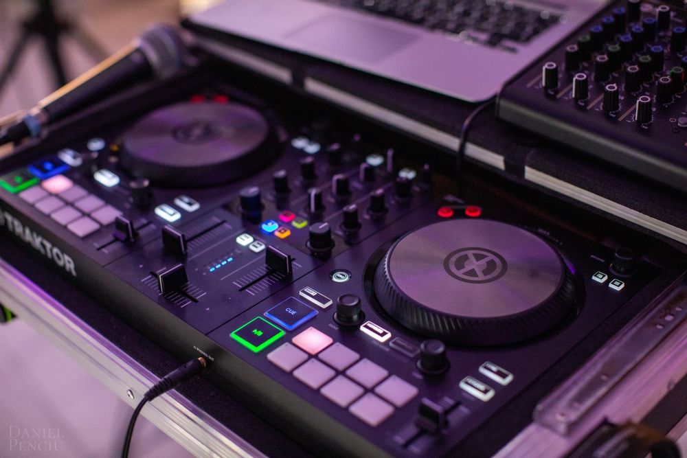 DJ EVENIMENTE | Botez | Cununie | Nunta | Corporate | Mot | Majorate