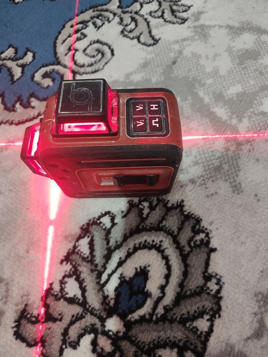 Лазерная уровень ELITECH