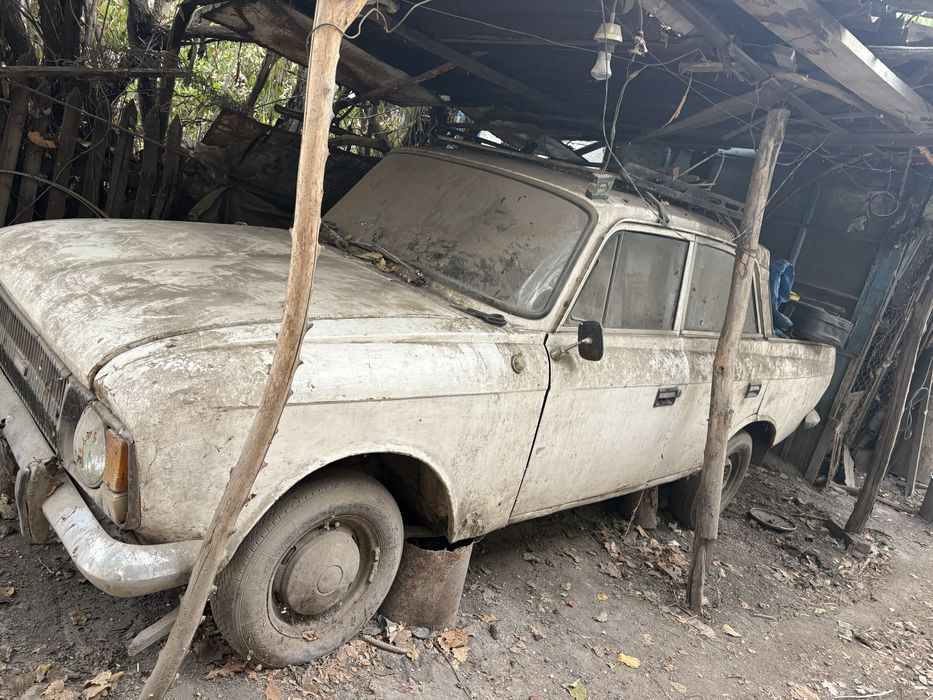 Продам москвич. Не на ходу.