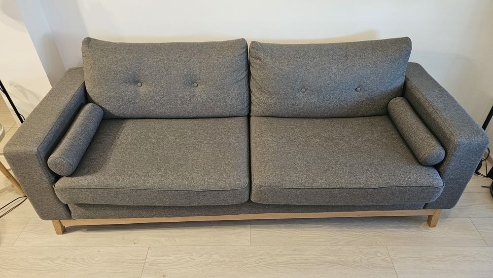 Vând canapea extensibilă model Camilla , 3 locuri , stofa ,culoare gri