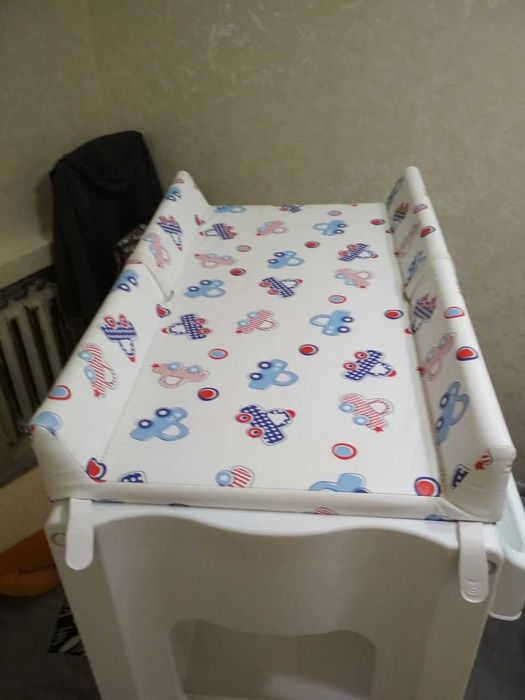 Пеленальный столик