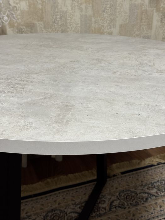 Продам круглый стол