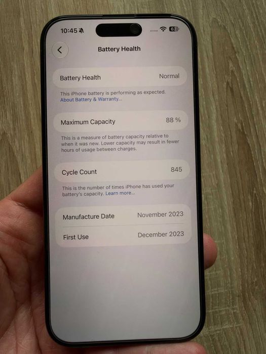 Vand iPhone 15 Pro, 256GB – Stare impecabila, fara zgarieturi, baterie 88%