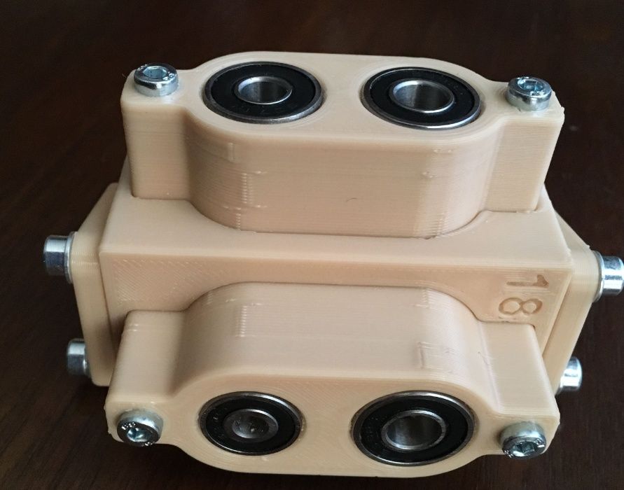 Sablon mobila din plastic dur bej forma U pt ericsoane si cepi lemn