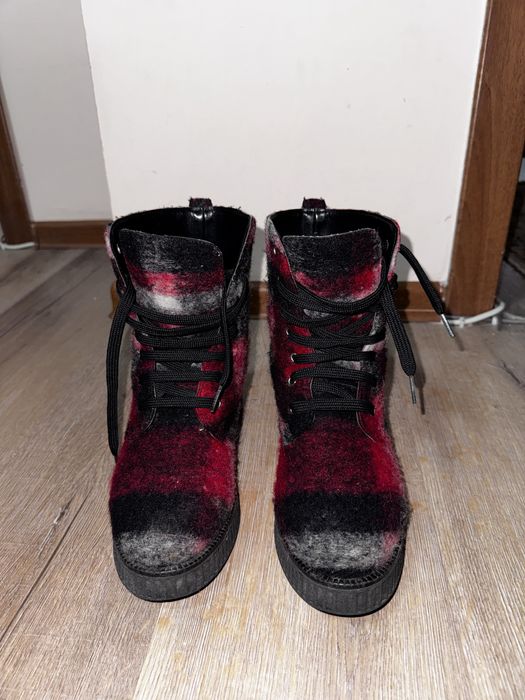 Красные ботинки в клетку 39р.