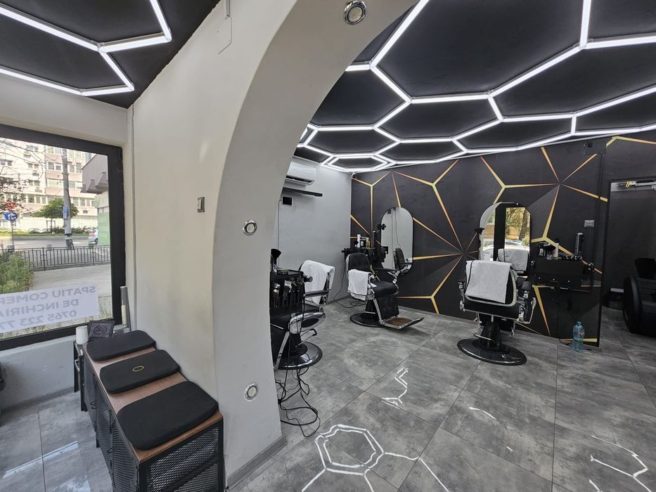 Spațiu comercial