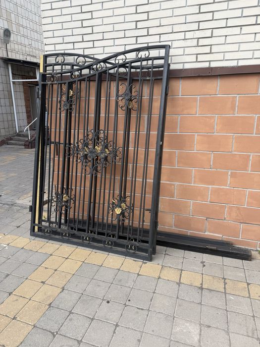 Продам ворота металлические