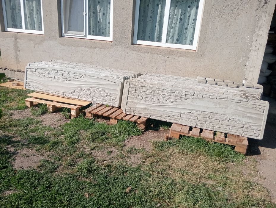 Gard din plăci de beton