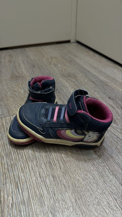 Продам обувь детская в отличном состояни