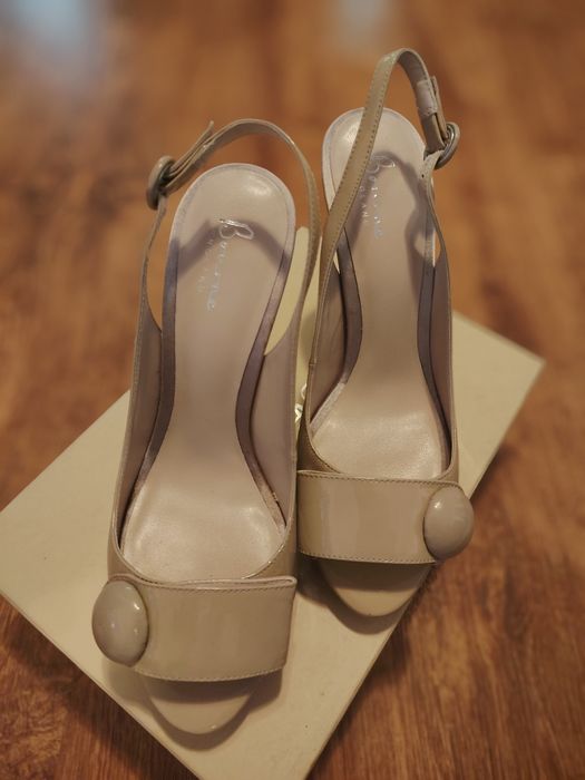 Обувки, естествена кожа.