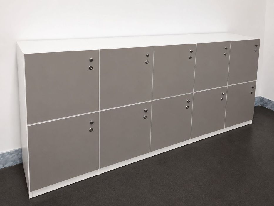 Dulap modular cu 10 compartimente individuale și încuietori – 200 cm