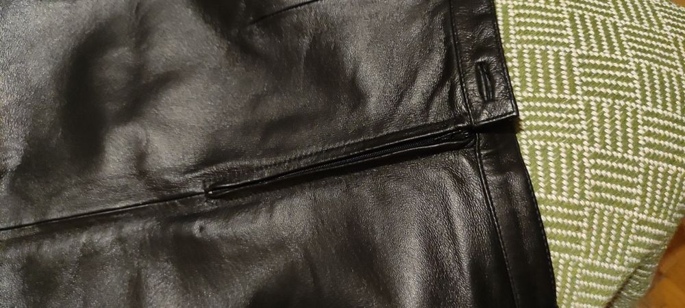 Продам кожаную юбку.