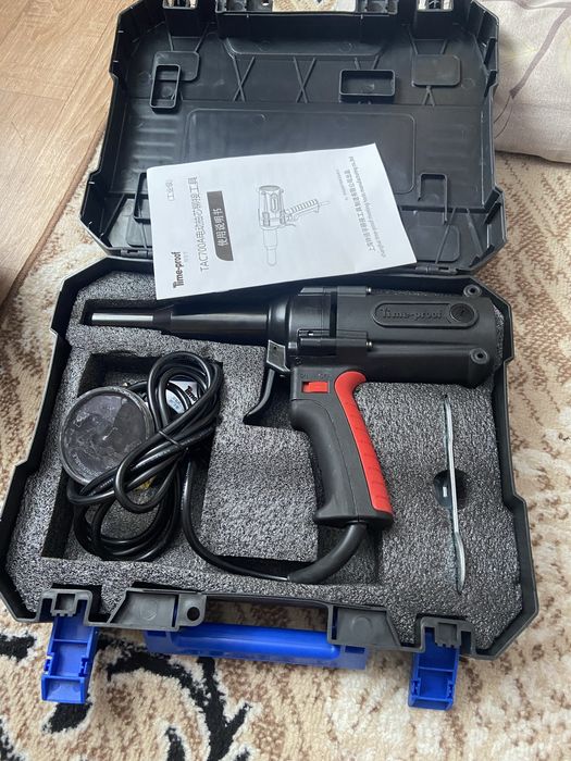 Заклюпник  Инструмент Фасад