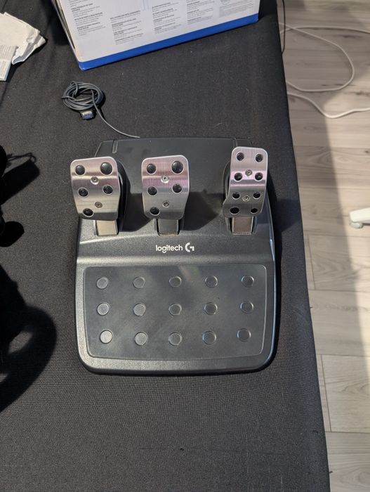 Volan Logitech G29 cu schimbător