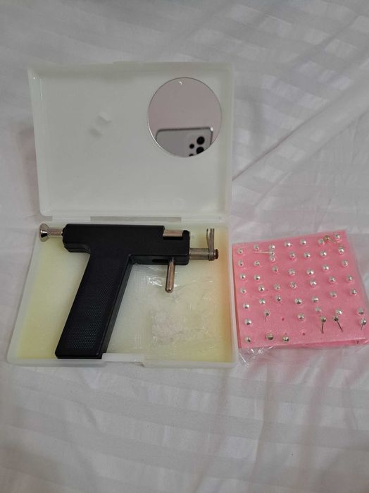 Для прокалывания ушей дома набор продам