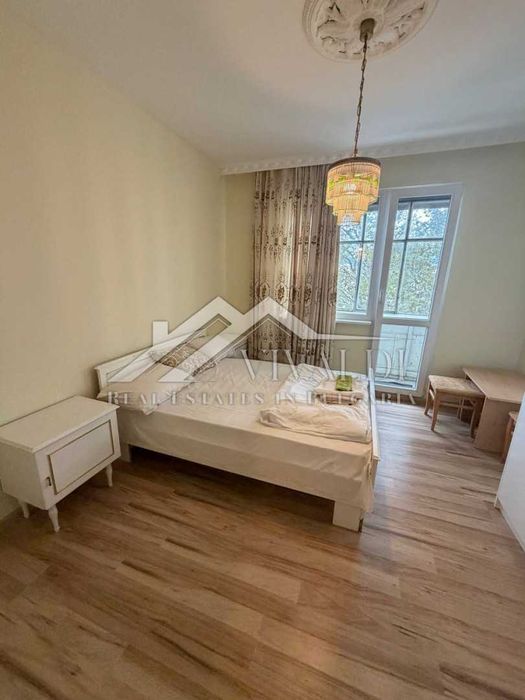 Продава се Четиристаен апартамент в Варна, Колхозен пазар - 90 кв.м за 1967 €/кв.м - Снимка #6
