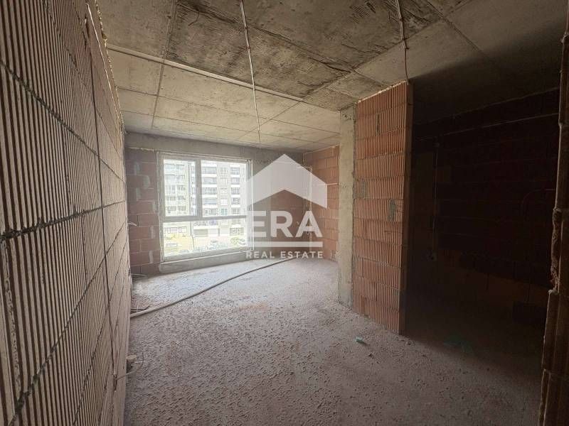 ЕКСКЛУЗИВНО! Двустаен тухлен обзаведен апартамент в квартал Възраждане