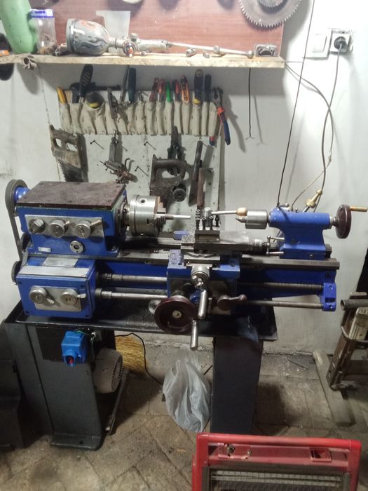 Токарный станок оброботка метала