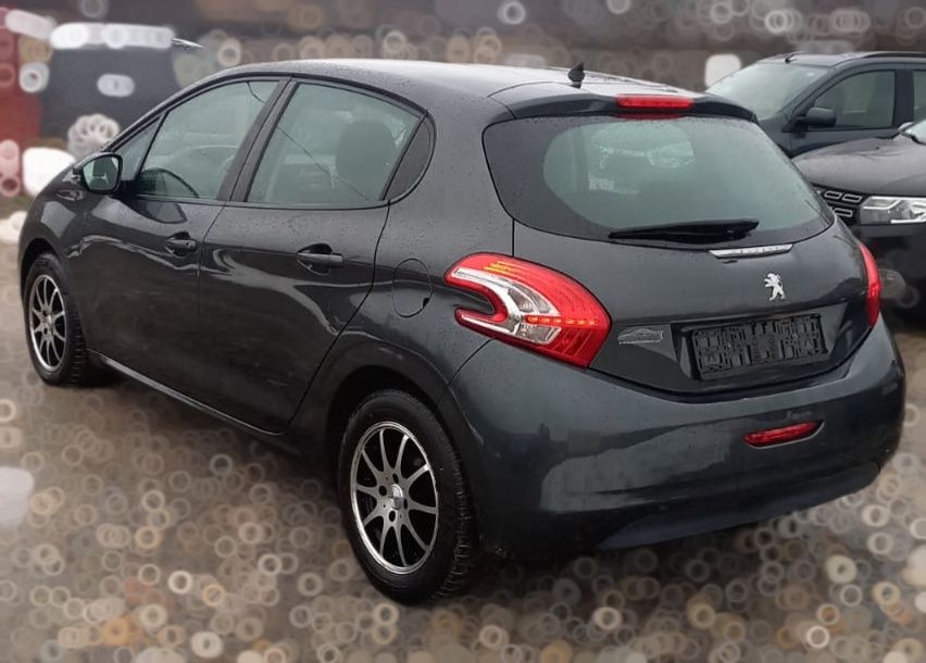 An 2013/Peugeot 208/Euro5/1.0B