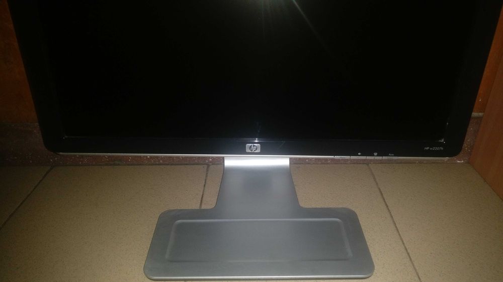 Монитор  HP w2207h