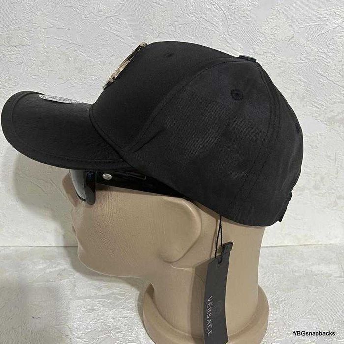 Маркова шапка с кожена козирка и черен камуфлаж markva  shapka шапки