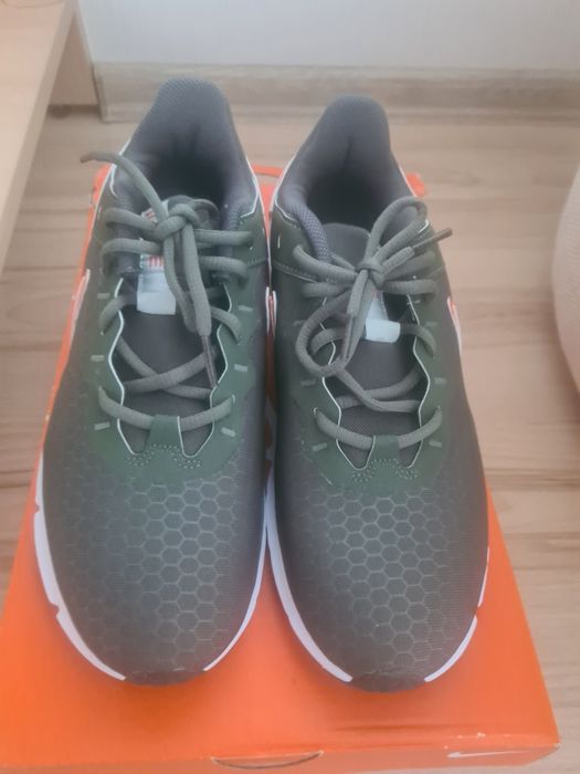 NIKE Фитнес обувки Legend Essential 2, Тъмнозелен 42,5