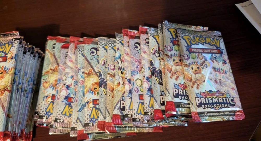 Pokemon Prismatic Evolution Pack