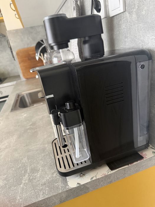 Кафе машина +машина за газирана  вода