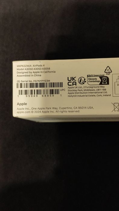 Безжични слушалки AirPods 4