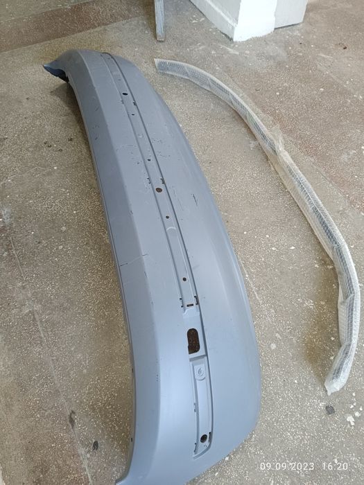 Vând bara spate noua Skoda Fabia 2003