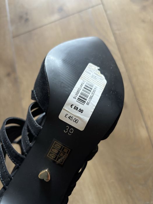 Официални обувки и Дамски Сандали H&M
