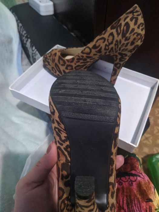 Продам новые туфли