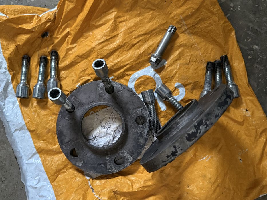 Distanțiere 5x120 pt BMW  cu  prezoane