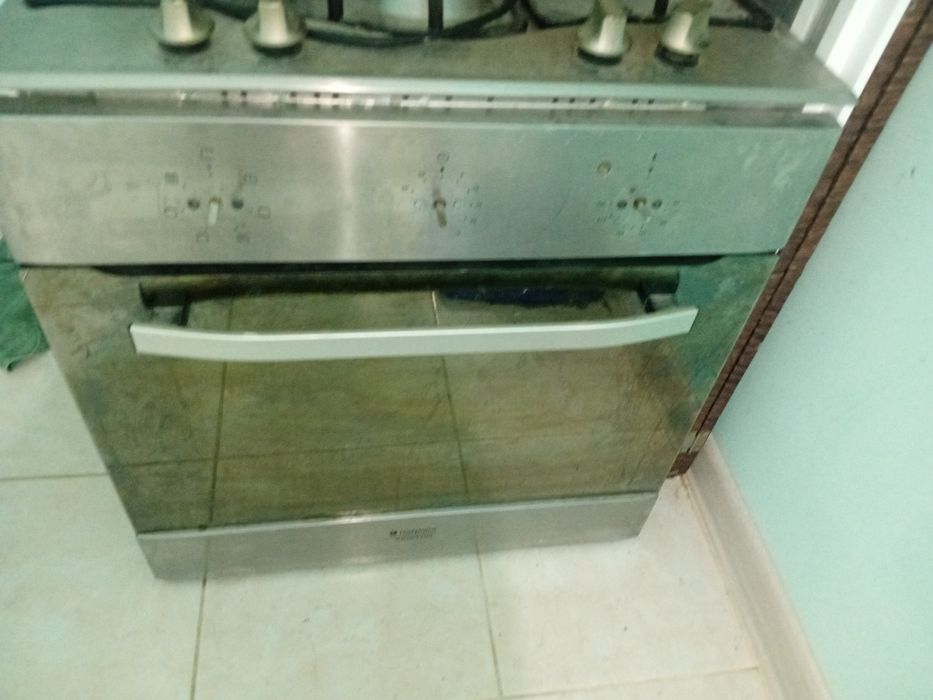 Газ плитка  жасап тұр