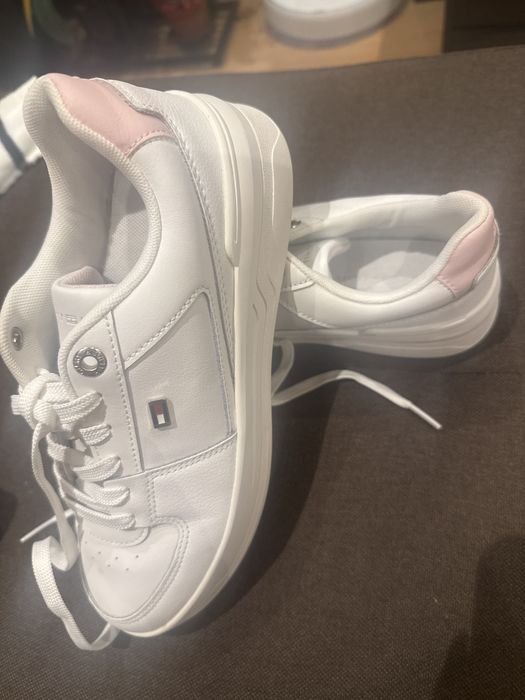 Маратонки Tommy Hilfiger  38 номер