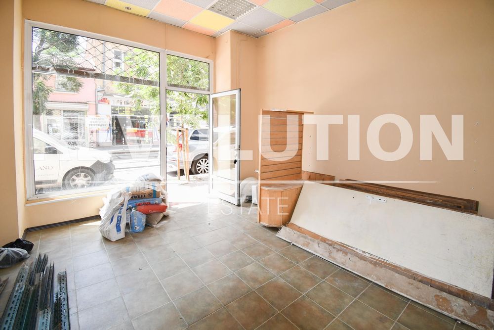 Дава се под наем Магазин в София, Център - 25 кв.м за 600 € - Снимка #1