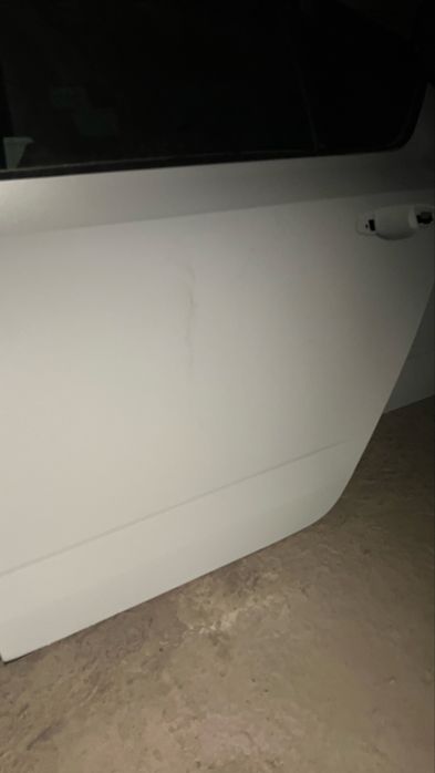 Продам двери оригинал skoda octavia