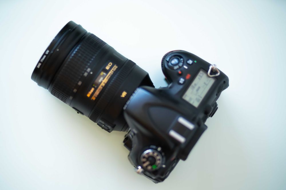Obiectiv Nikon NIKKOR 28 - 300mm f3.5-5.6G ED VR Nikon stabilizare, impecabil