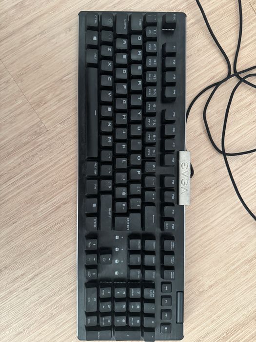 Геймърска механична клавиатура EVGA Z15