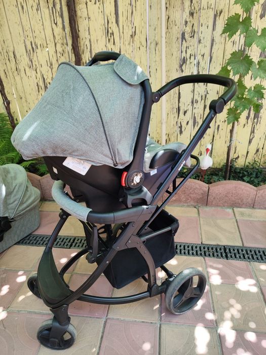 Vând căruț bebe 3 în 1