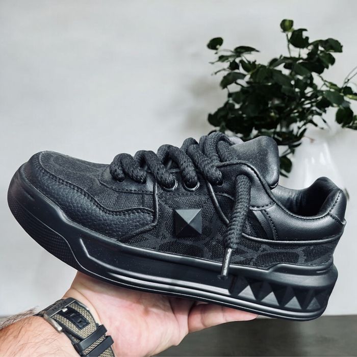 Adidasi VLTN. Gatavani calitate superioara!