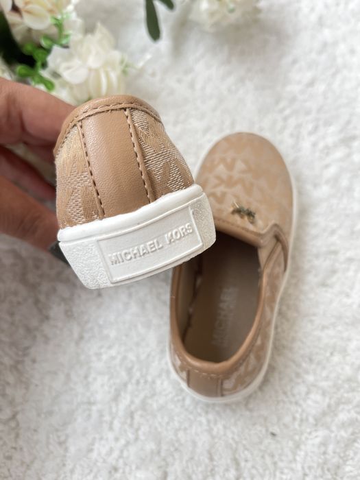 Michael Kors оригинални бебешки мокасинки за момиченце